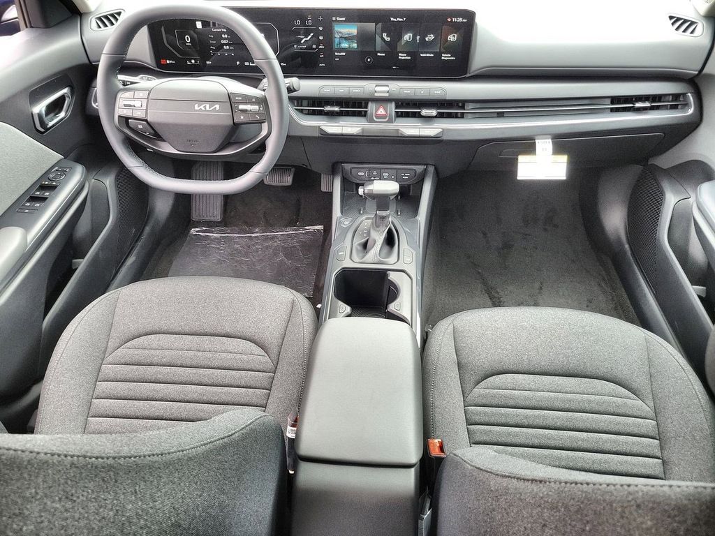 2025 Kia K4 EX photo 13
