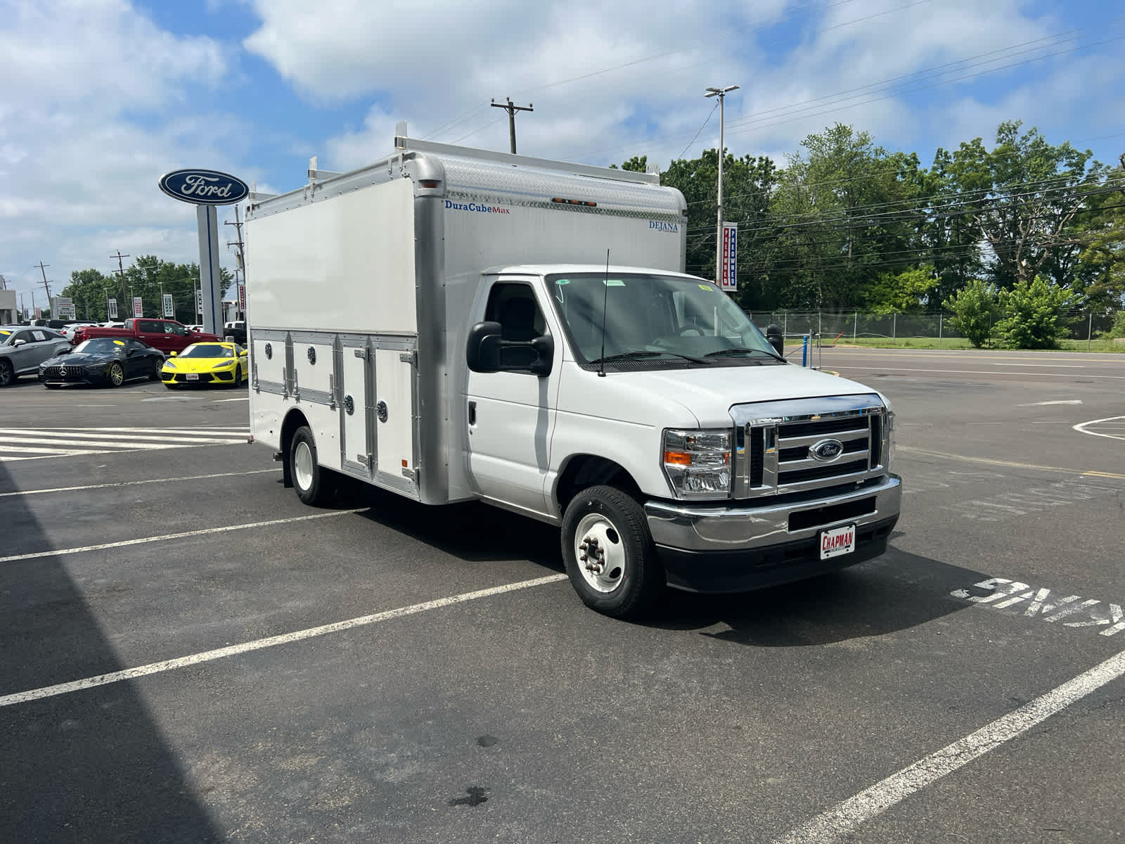 2024 Ford E-350 photo 3