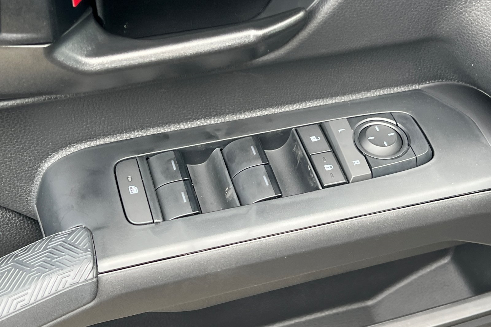 2025 Toyota Tacoma SR5 4x4 Double Cab photo 14