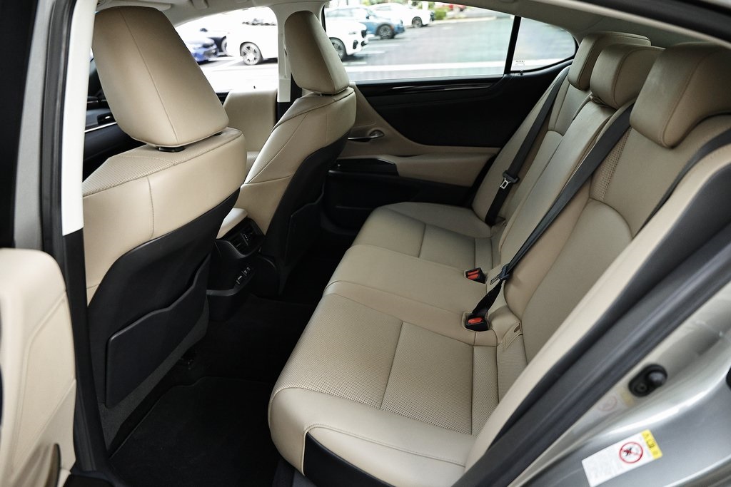 2019 Lexus ES 350 photo 22
