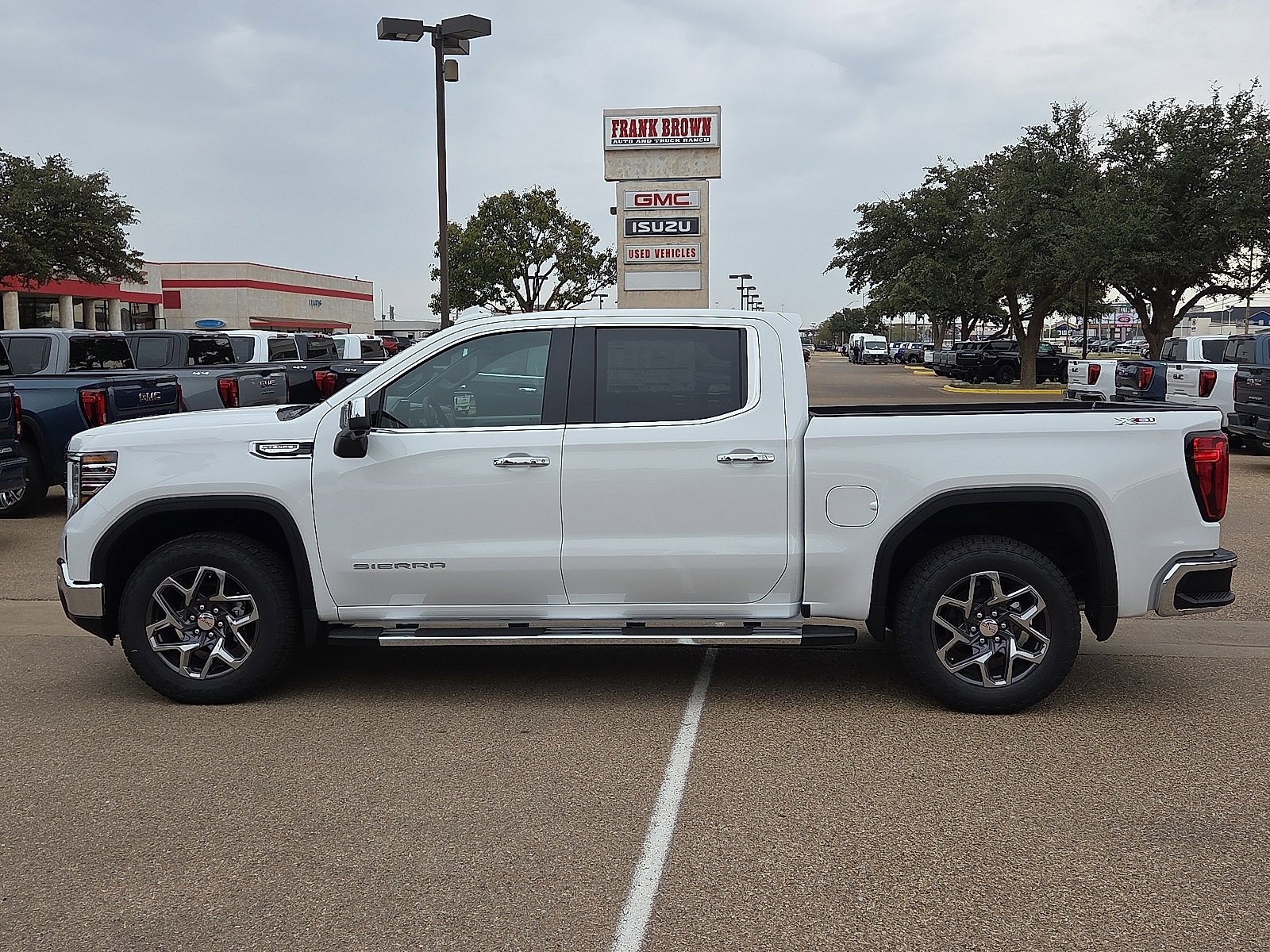 2026 Gmc Sierra 1500 SLT photo 2
