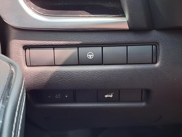 2023 Nissan Rogue SL photo 11