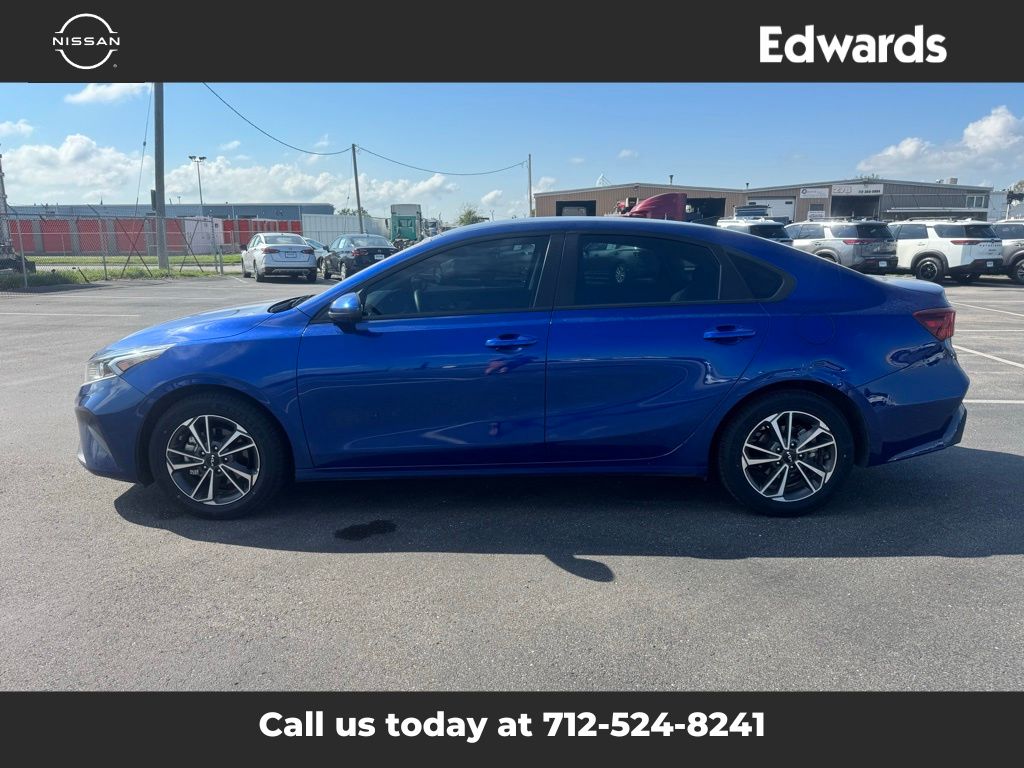 2023 Kia Forte LXS photo 4