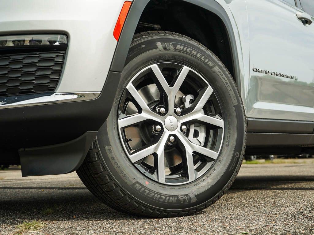 2025 Jeep Grand Cherokee Limited photo 5