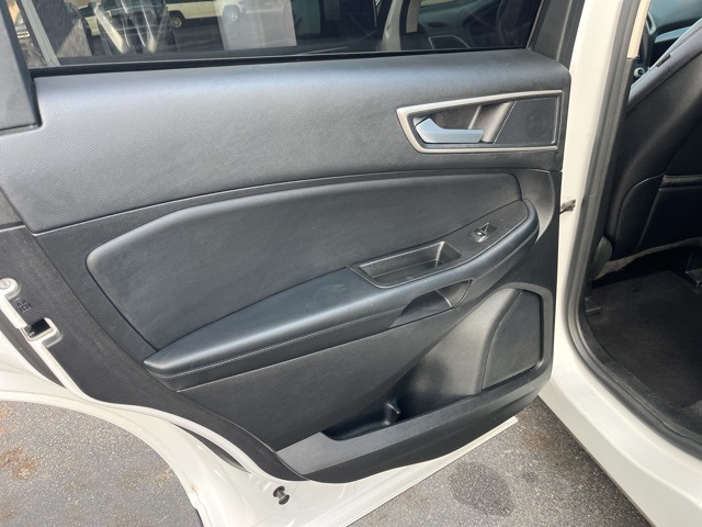2022 Ford Edge SEL photo 10