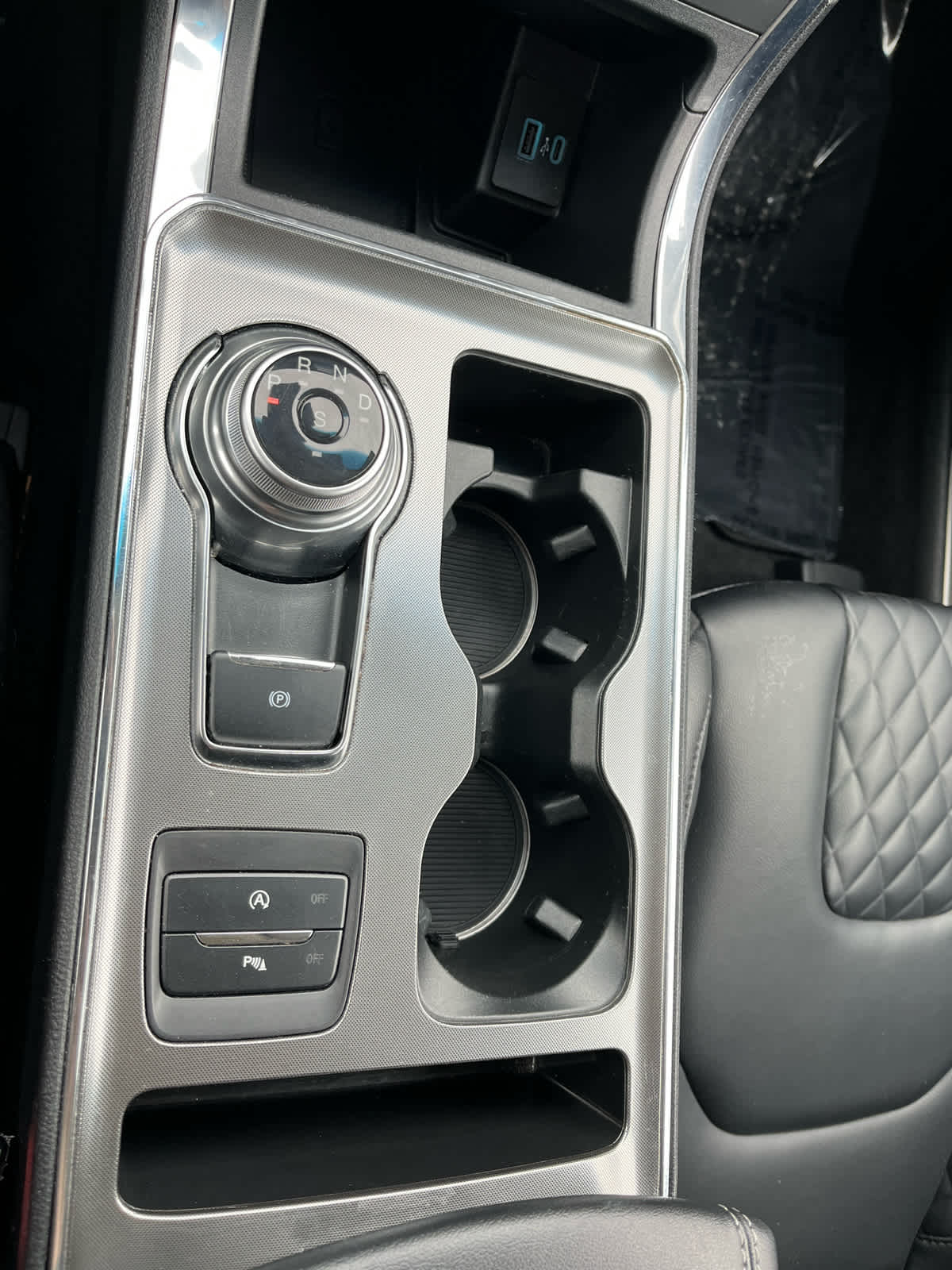 2024 Ford Edge Titanium photo 22