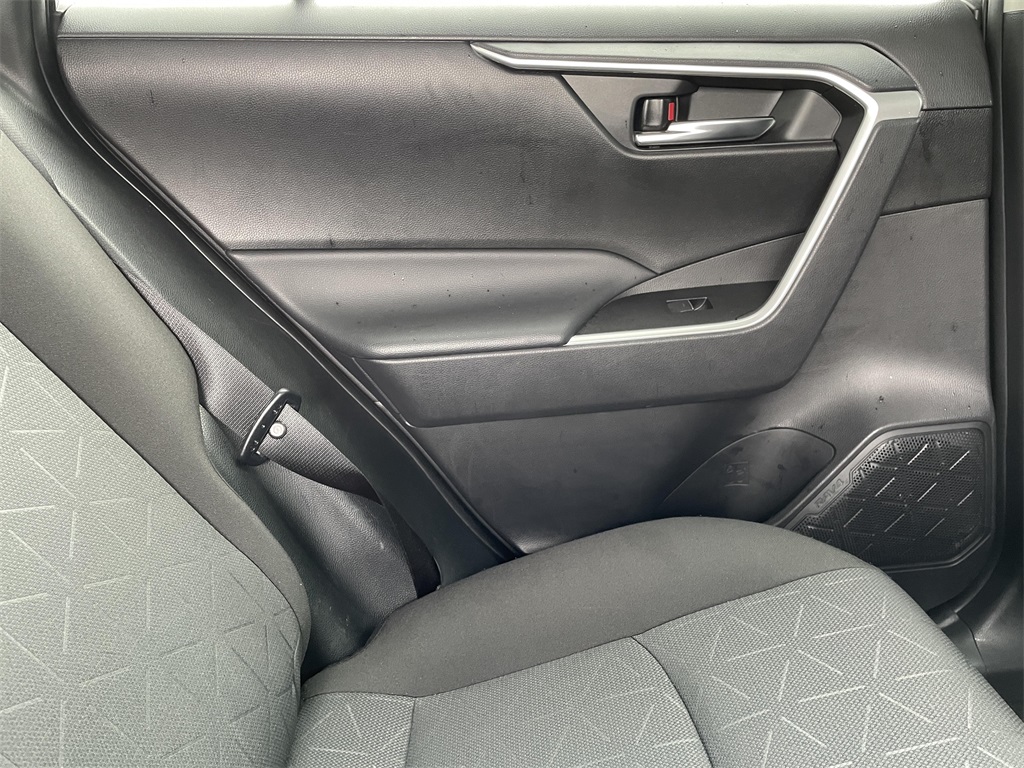 2024 Toyota RAV4 XLE photo 18