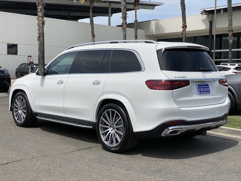 2025 Mercedes Benz GLS 580 4MATIC photo 2