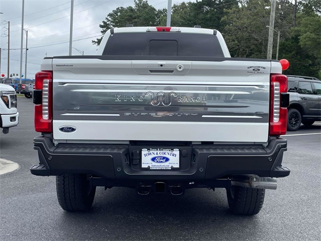 2025 Ford F-250 photo 2