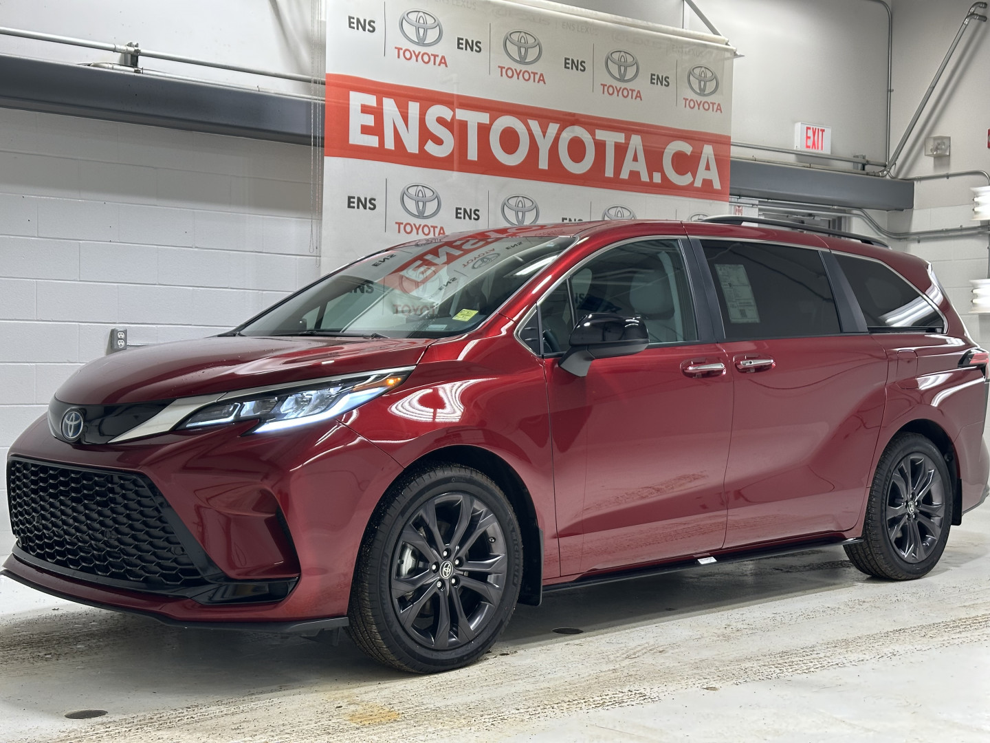 Certified Pre-Owned 2024 Toyota Sienna XSE 7-Passenger Regular ...