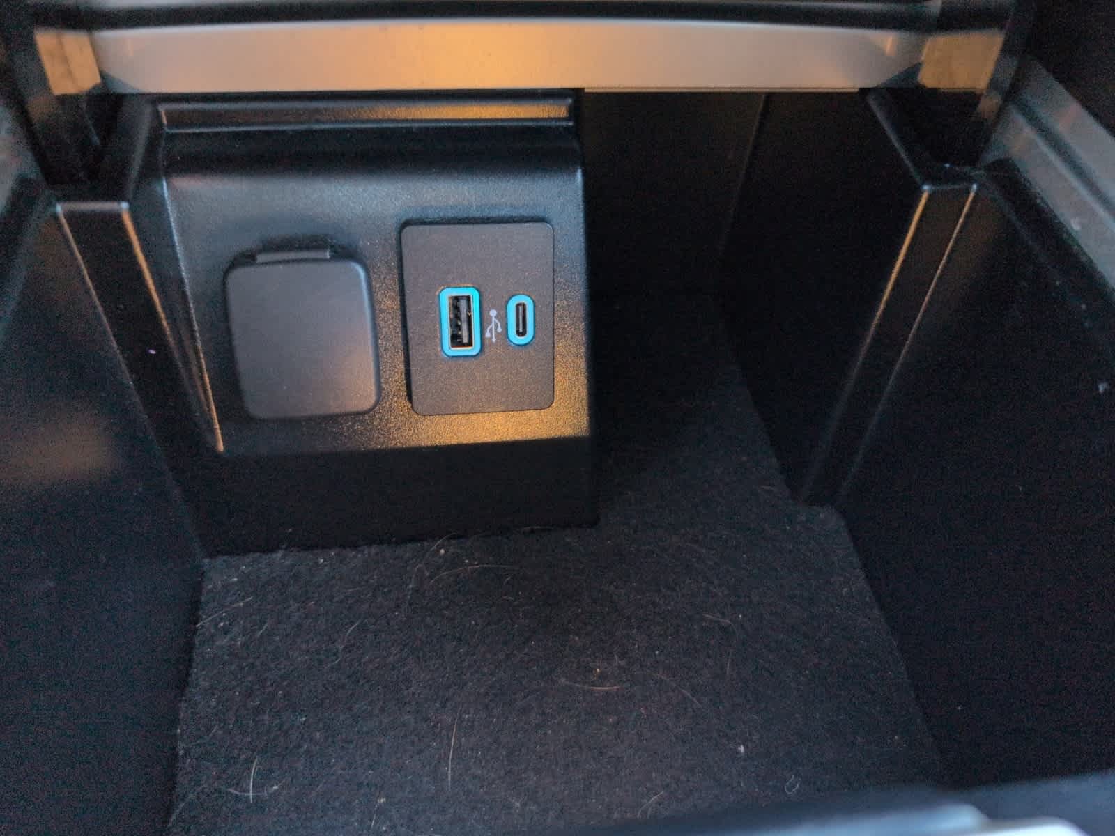 2022 Ford Explorer ST photo 18
