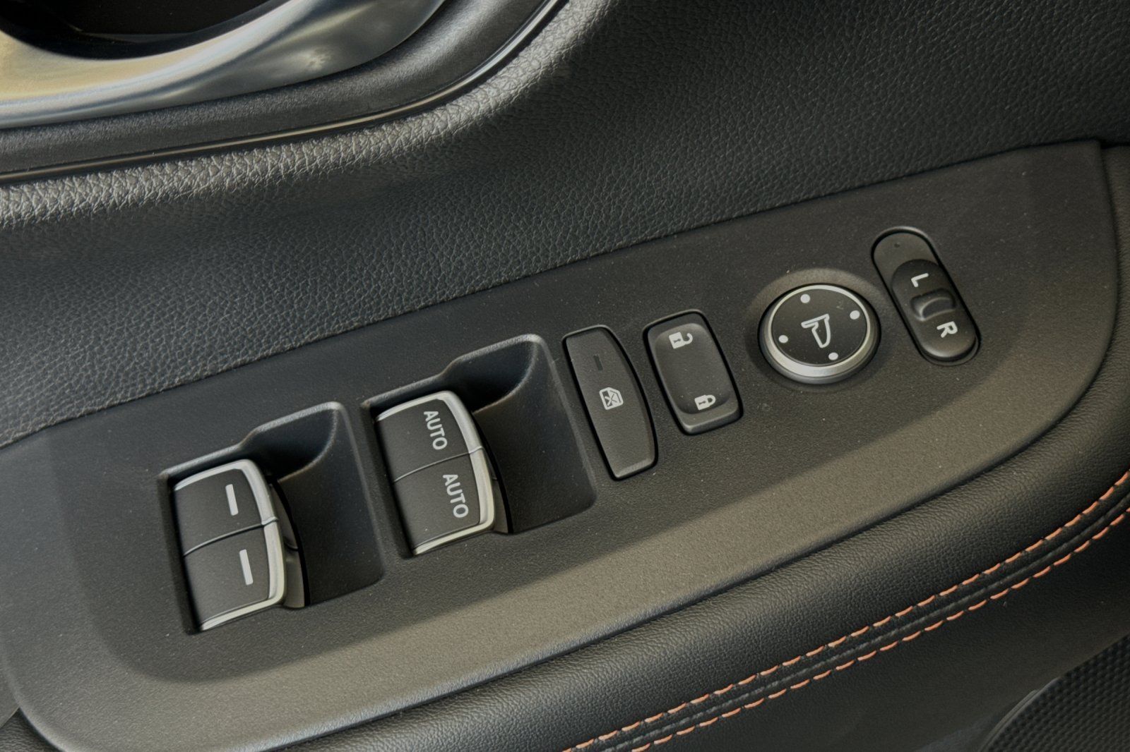 2025 Honda HR-V Sport photo 11
