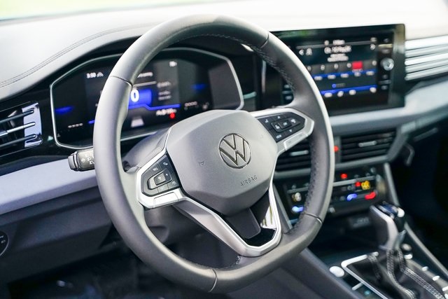 2025 Volkswagen Jetta 1.5T SE photo 6