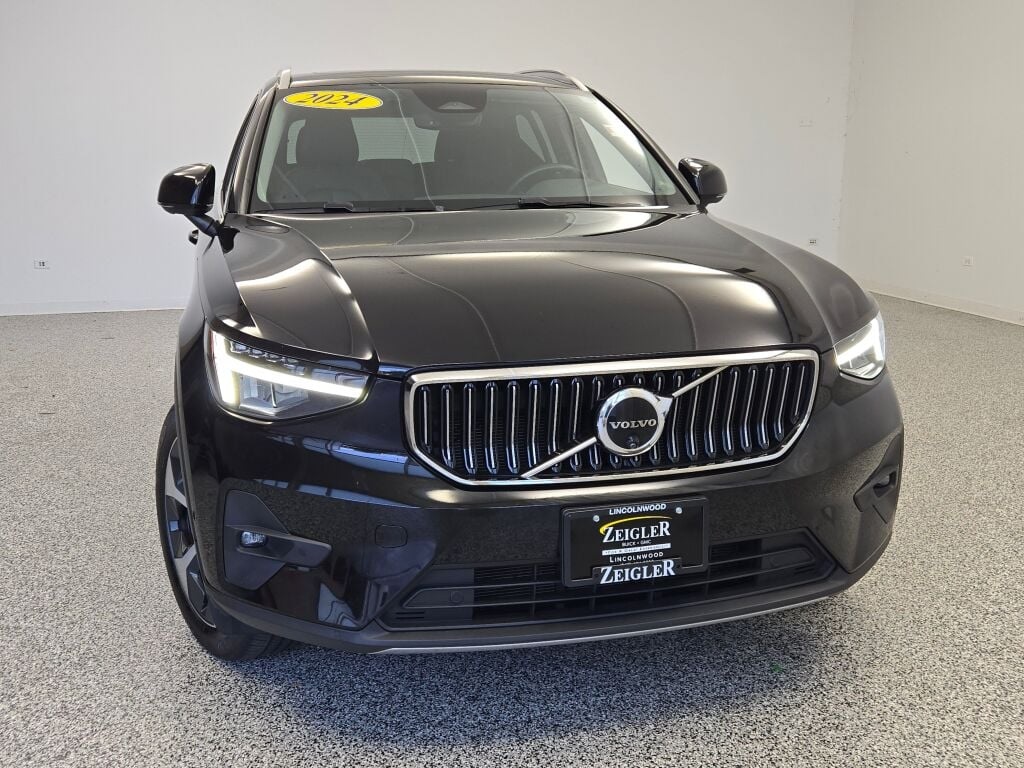 2024 Volvo XC40 Plus photo 4