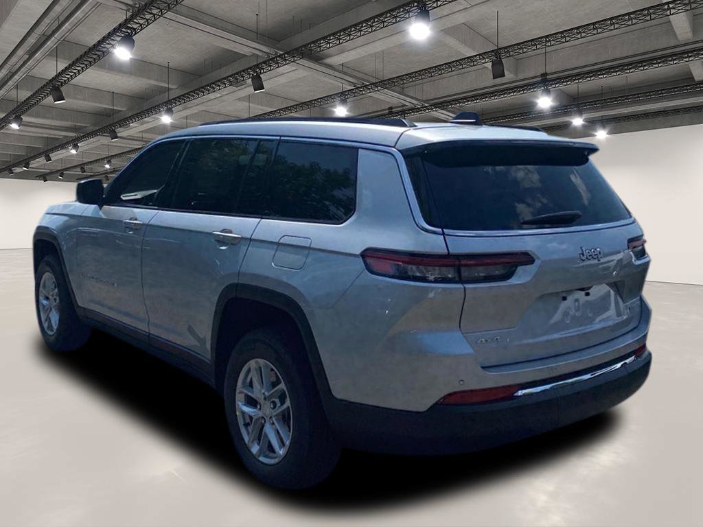 2025 Jeep Grand Cherokee Laredo X photo 3
