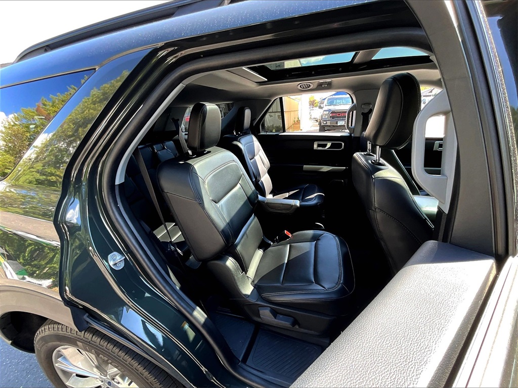 2022 Ford Explorer XLT photo 16