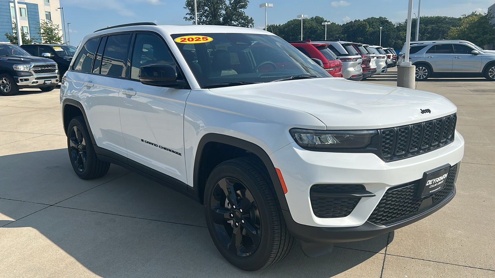 2025 Jeep Grand Cherokee Altitude's photo