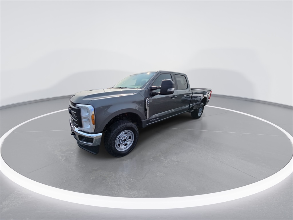 2026 Ford F-350 XL photo 3