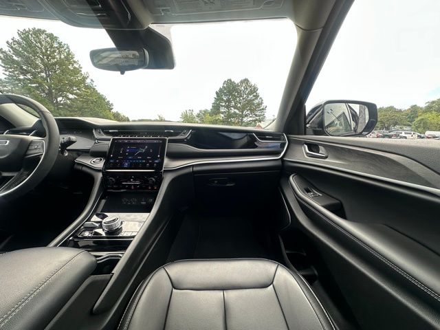 2023 Jeep Cherokee 4xe photo 28