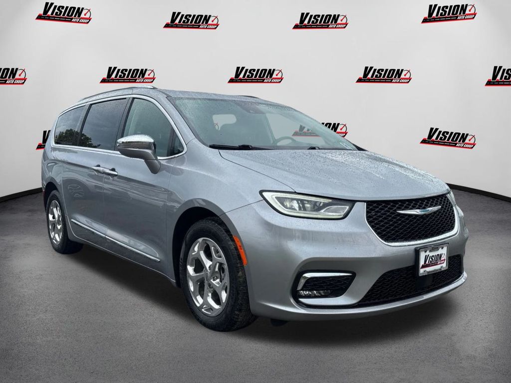 2021 Chrysler Pacifica Hybrid Limited photo 3