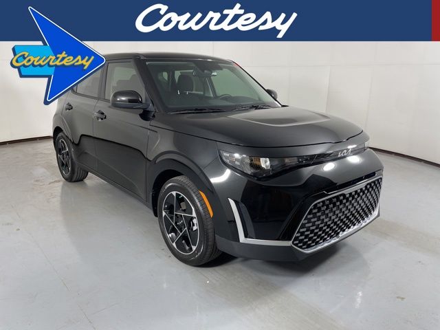 2025 Kia Soul EX's photo
