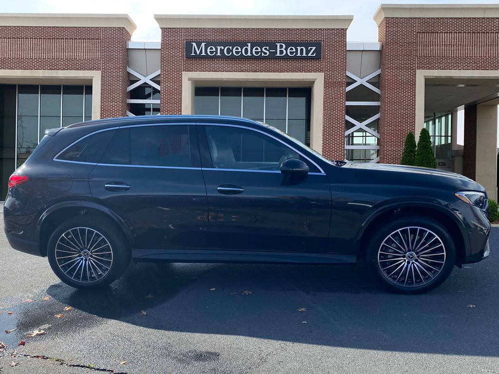 2025 Mercedes Benz GLC 350e 4MATIC photo 4