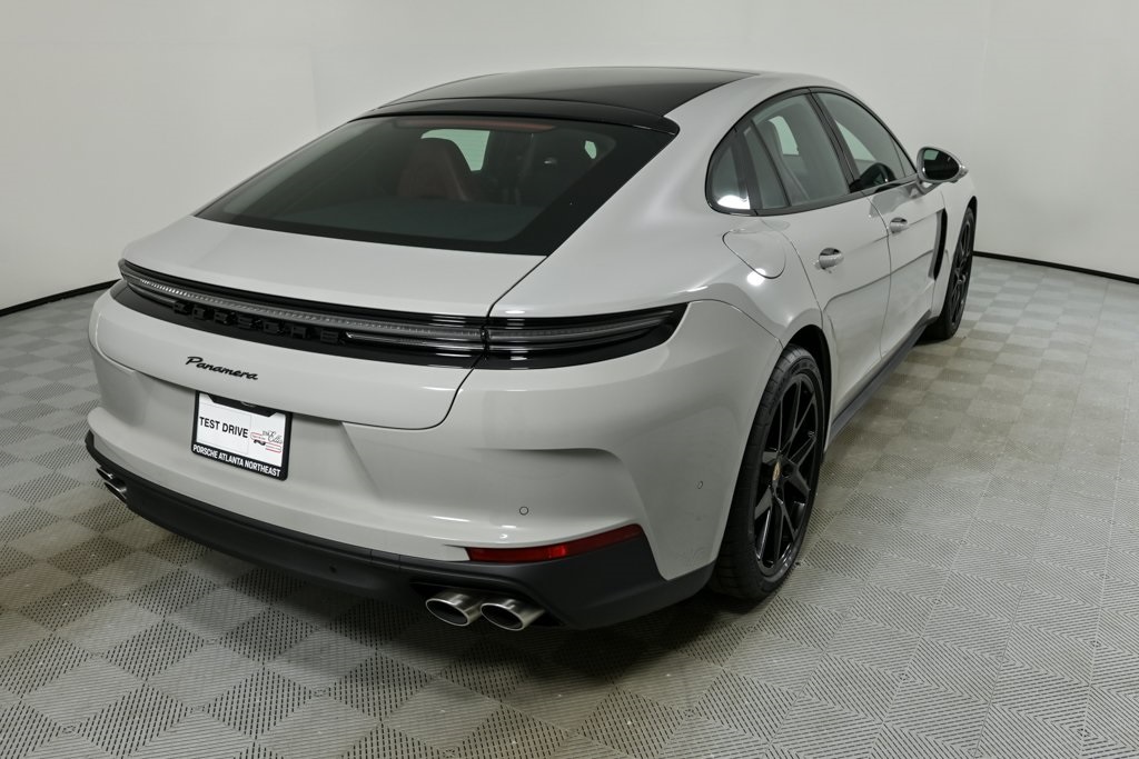 2025 Porsche Panamera Base photo 24