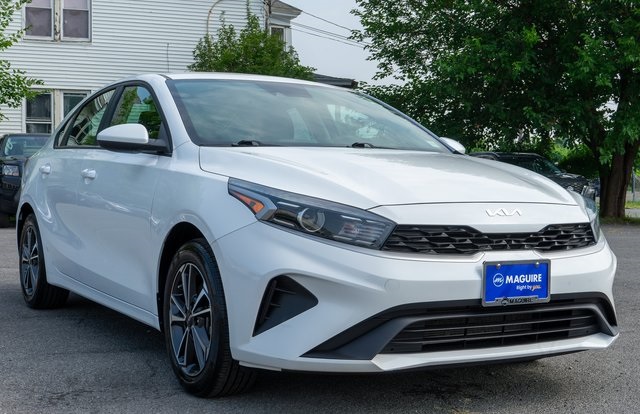 2022 Kia Forte LXS photo 4