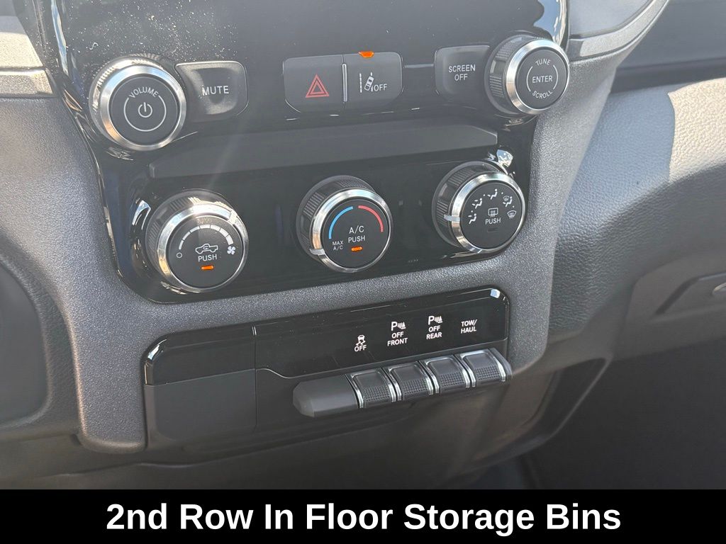 2025 Ram 1500 Tradesman photo 13