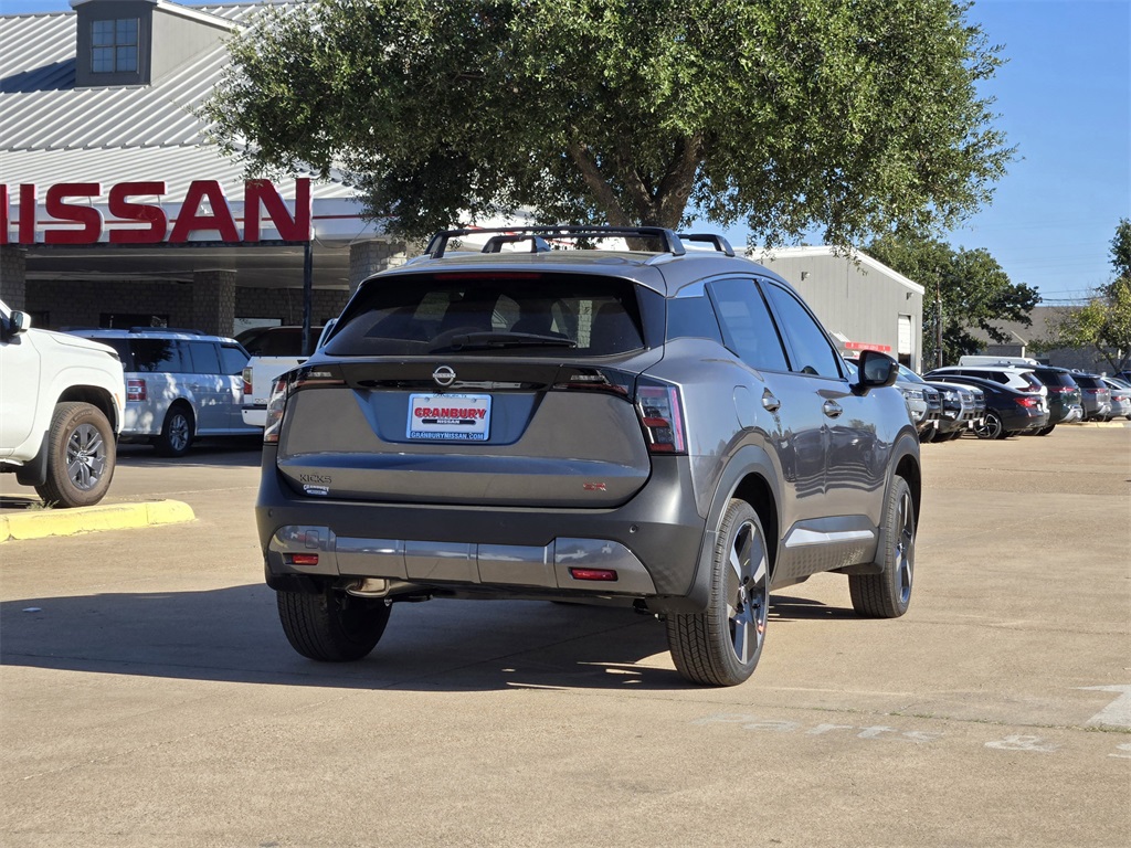 2026 Nissan Kicks SR photo 4