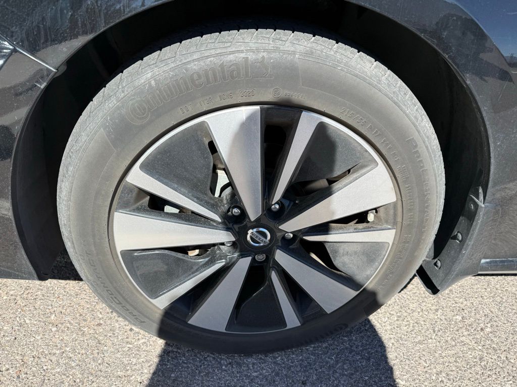 2021 Nissan Altima 2.5 SV photo 2