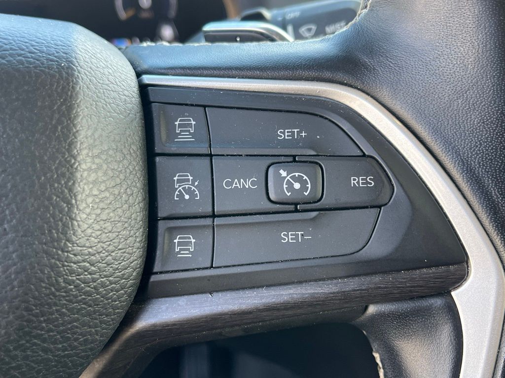 2022 Jeep Grand Cherokee Limited photo 9