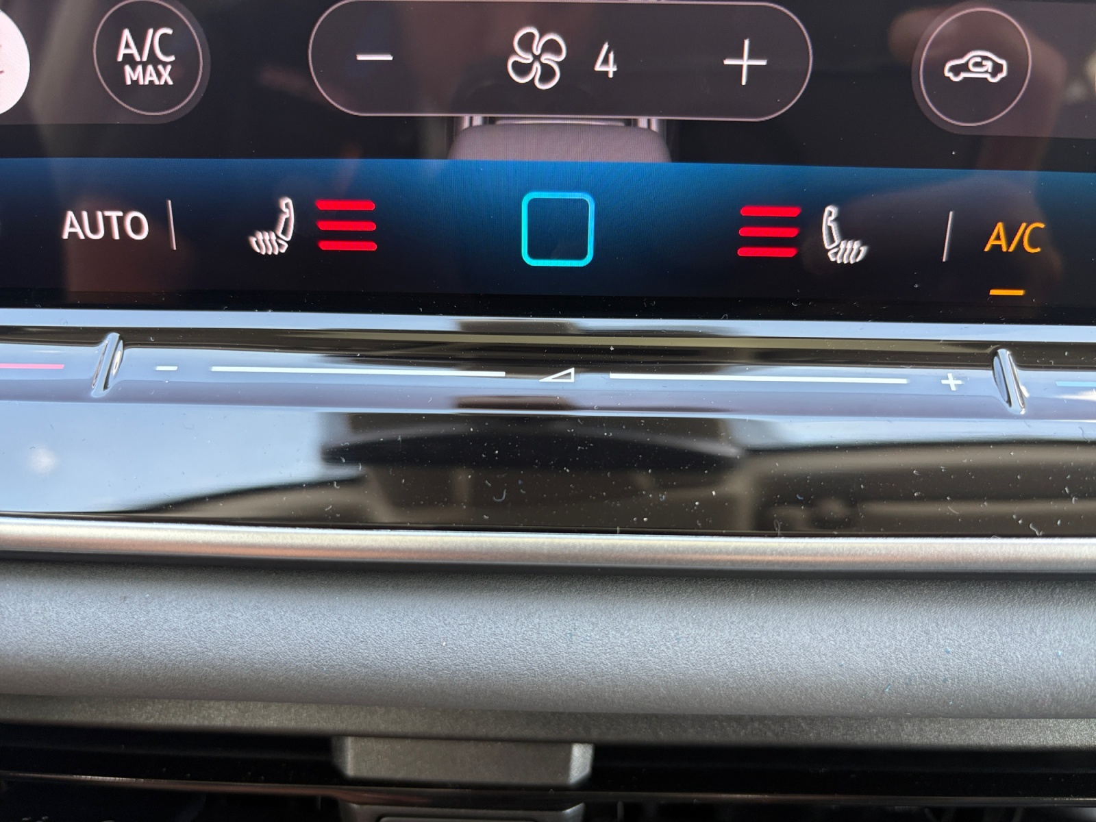 2025 Volkswagen Tiguan SE photo 23