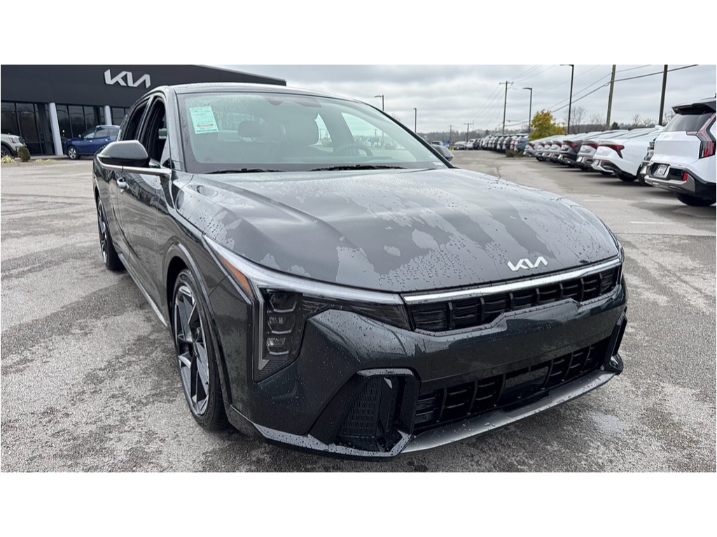 2025 Kia K4 GT-Line's photo