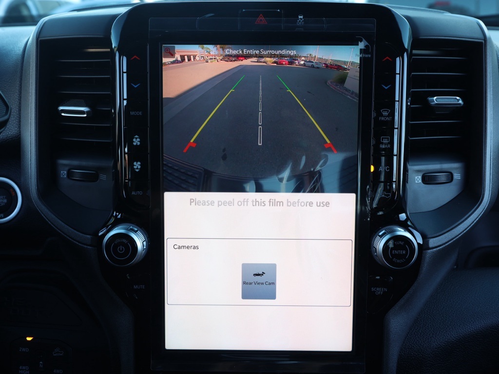 New 2026 Diamond Black Crystal Pearl-Coat Exterior Paint RAM Tradesman image 28