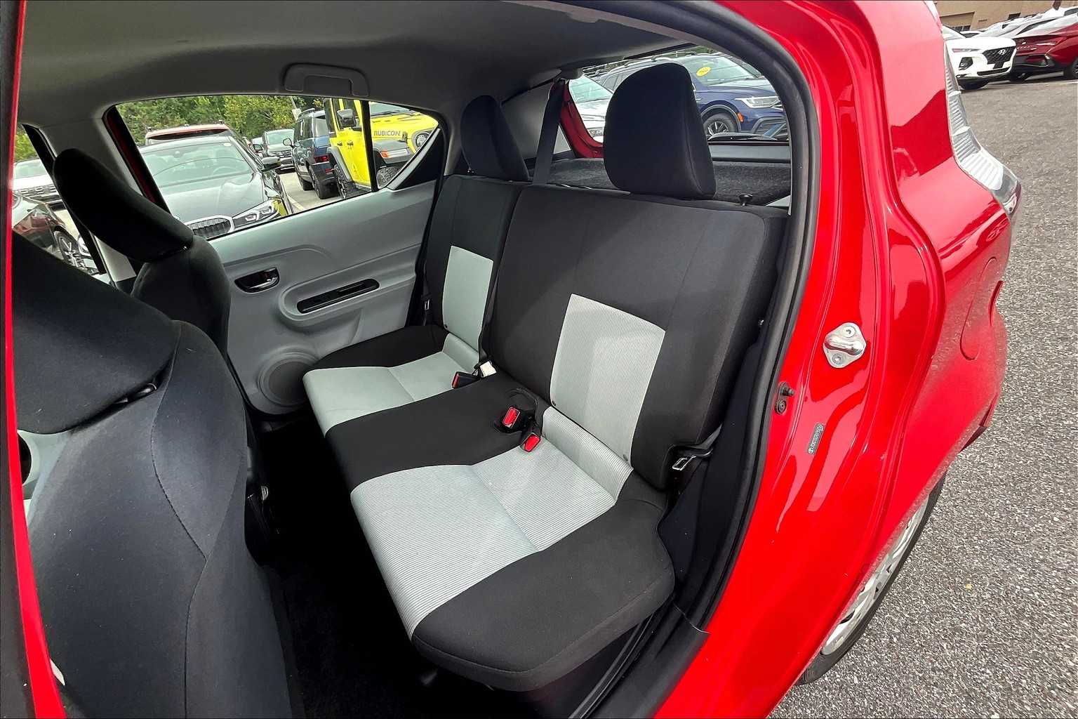 2013 Toyota Prius C Two photo 18