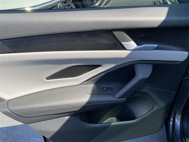 2025 Volkswagen Tiguan SE R-Line Black photo 9