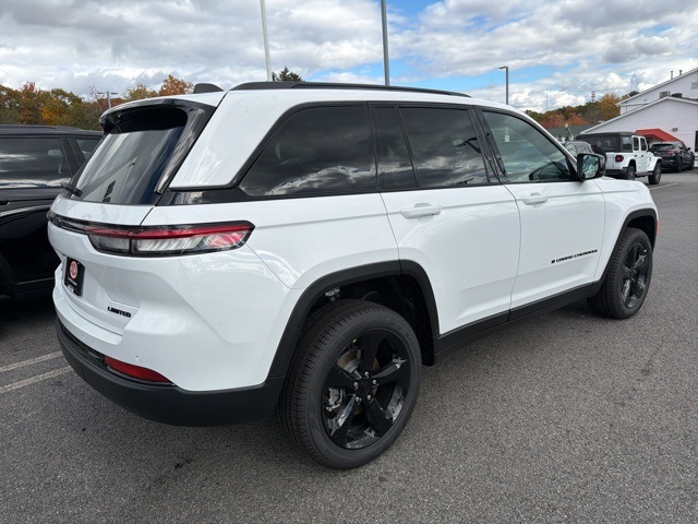 2025 Jeep Grand Cherokee Limited photo 2