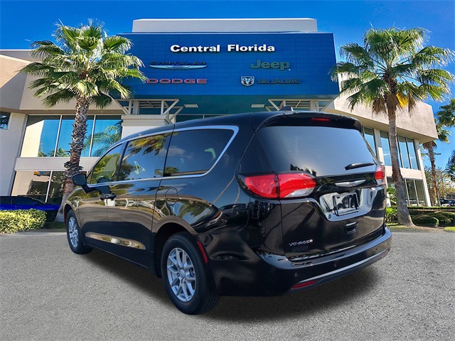 2026 Chrysler Voyager LX photo 6