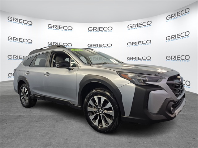 2025 Subaru Outback Limited's photo