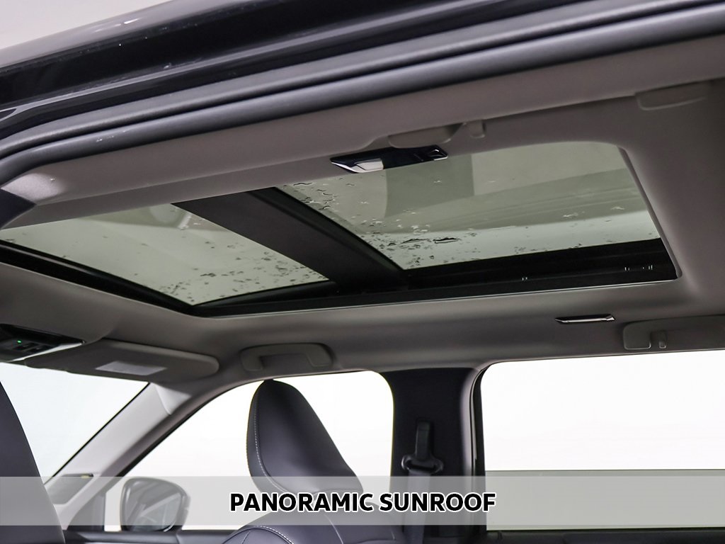 2025 Mitsubishi Outlander SE photo 4