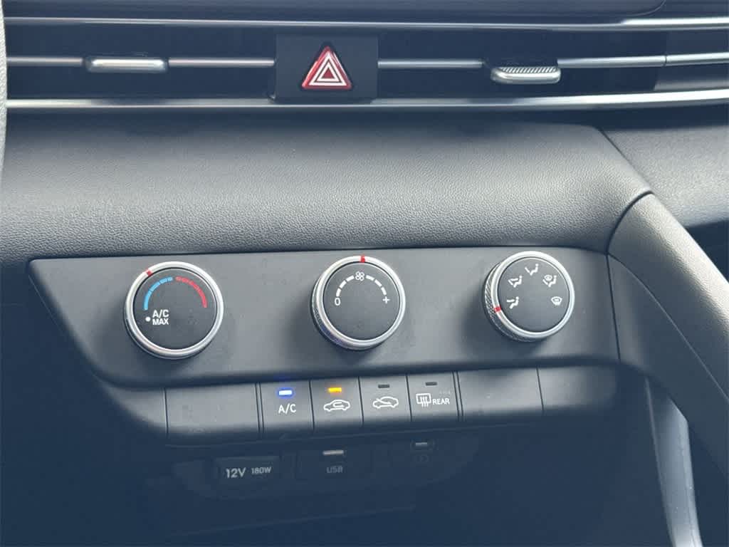 2025 Hyundai Elantra SE photo 19