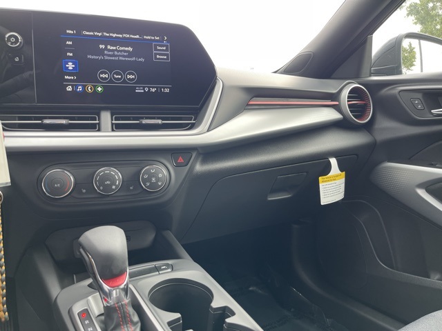 2025 Chevrolet Trax photo 14