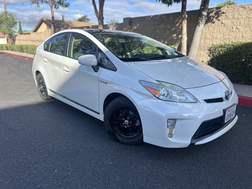 Used 2012  Toyota One image 1
