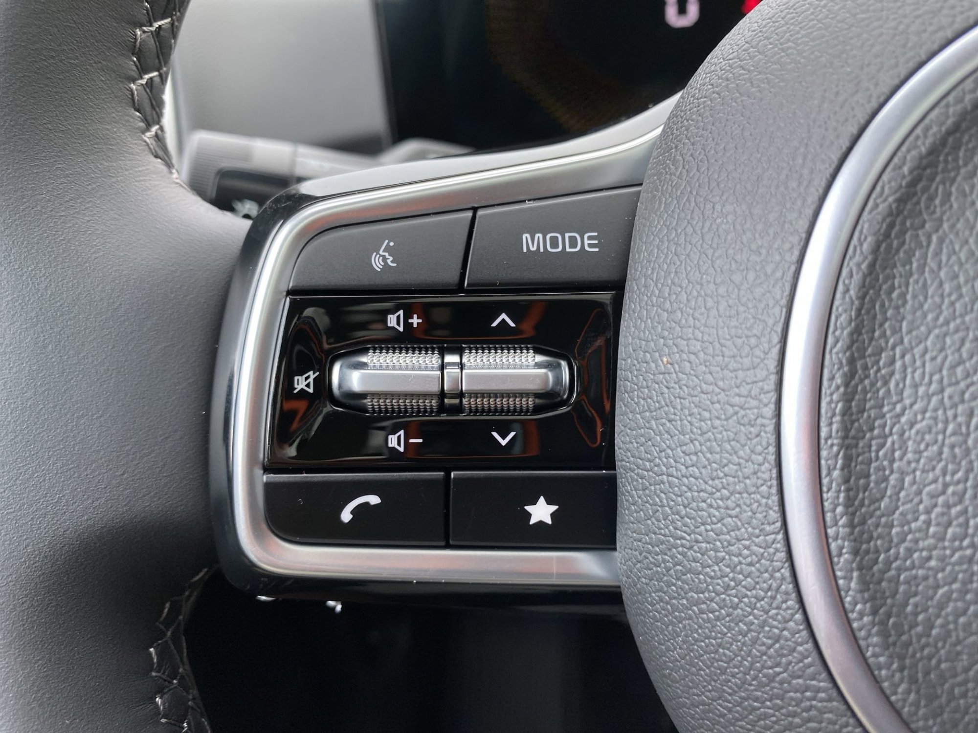 2025 Kia Sorento S photo 21