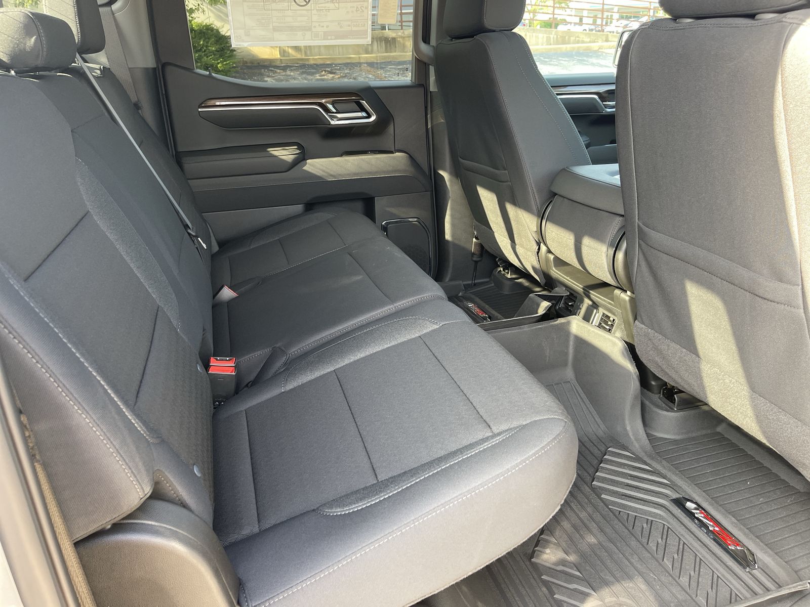 2025 Chevrolet Silverado 1500 LT photo 7