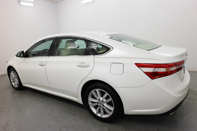 2014 Toyota Avalon XLE Premium photo 10