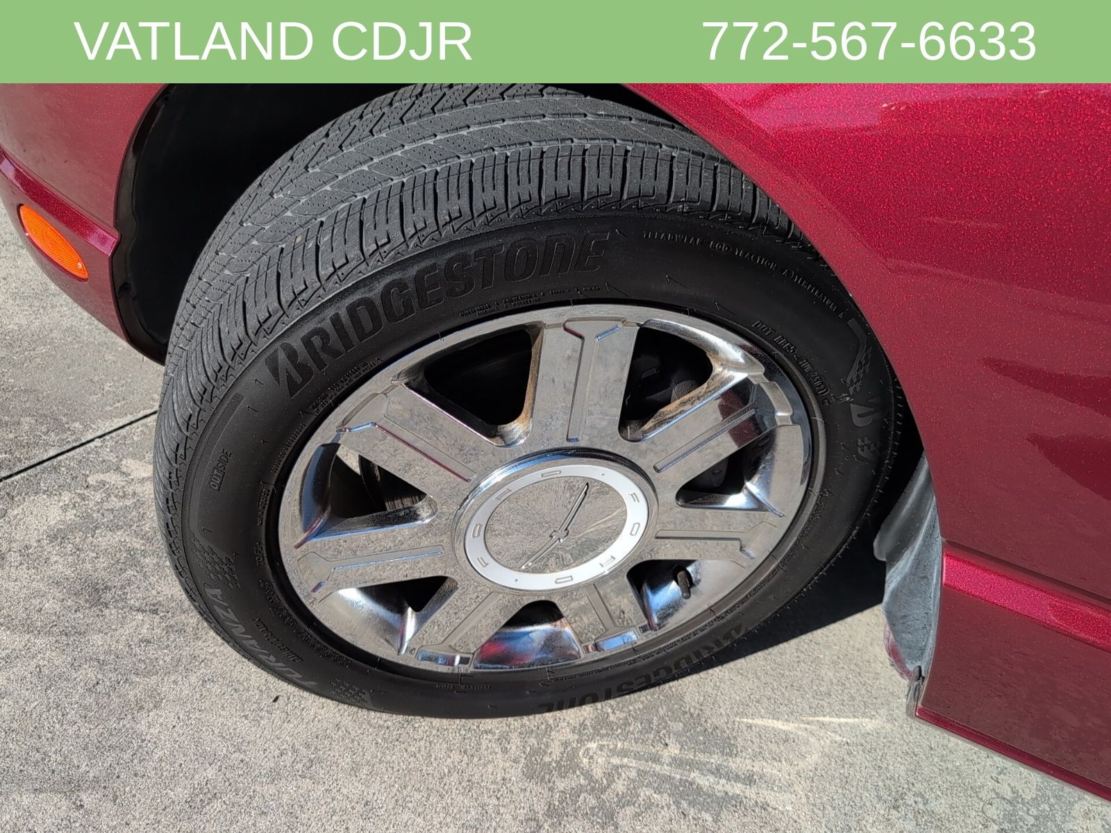 2004 Ford Thunderbird photo 27