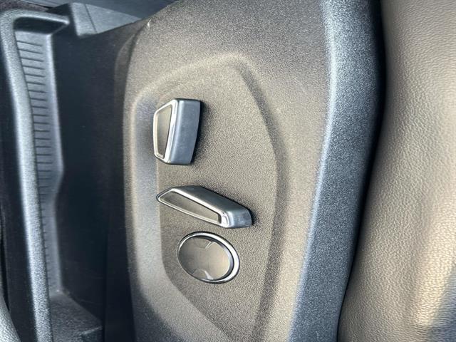 2017 Ford Edge Titanium photo 28