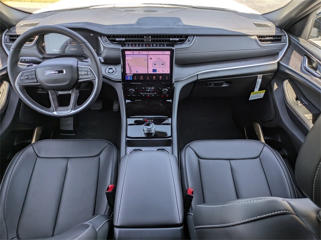 2025 Jeep Grand Cherokee Limited photo 17